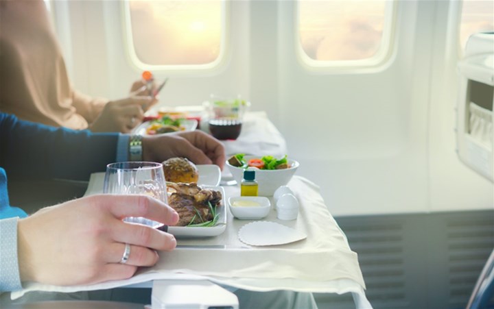 چه غذایی در هواپیما نباید خورد؟